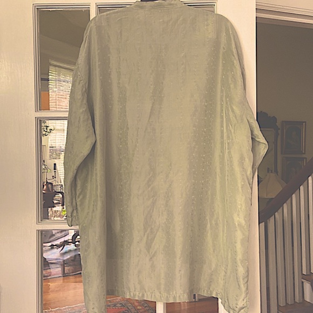 J. Morgan Puett and Shack, Inc.   Billowing, oversized silk over-shirt - Picture 5 of 12